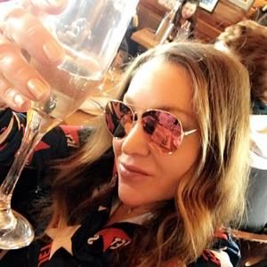 Meet your Posher, Tina